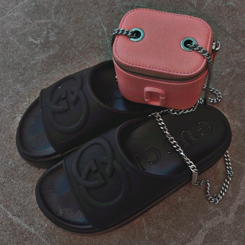 Gucci Women‘s Black interlock G Platform Sandals🤍✨🕊️